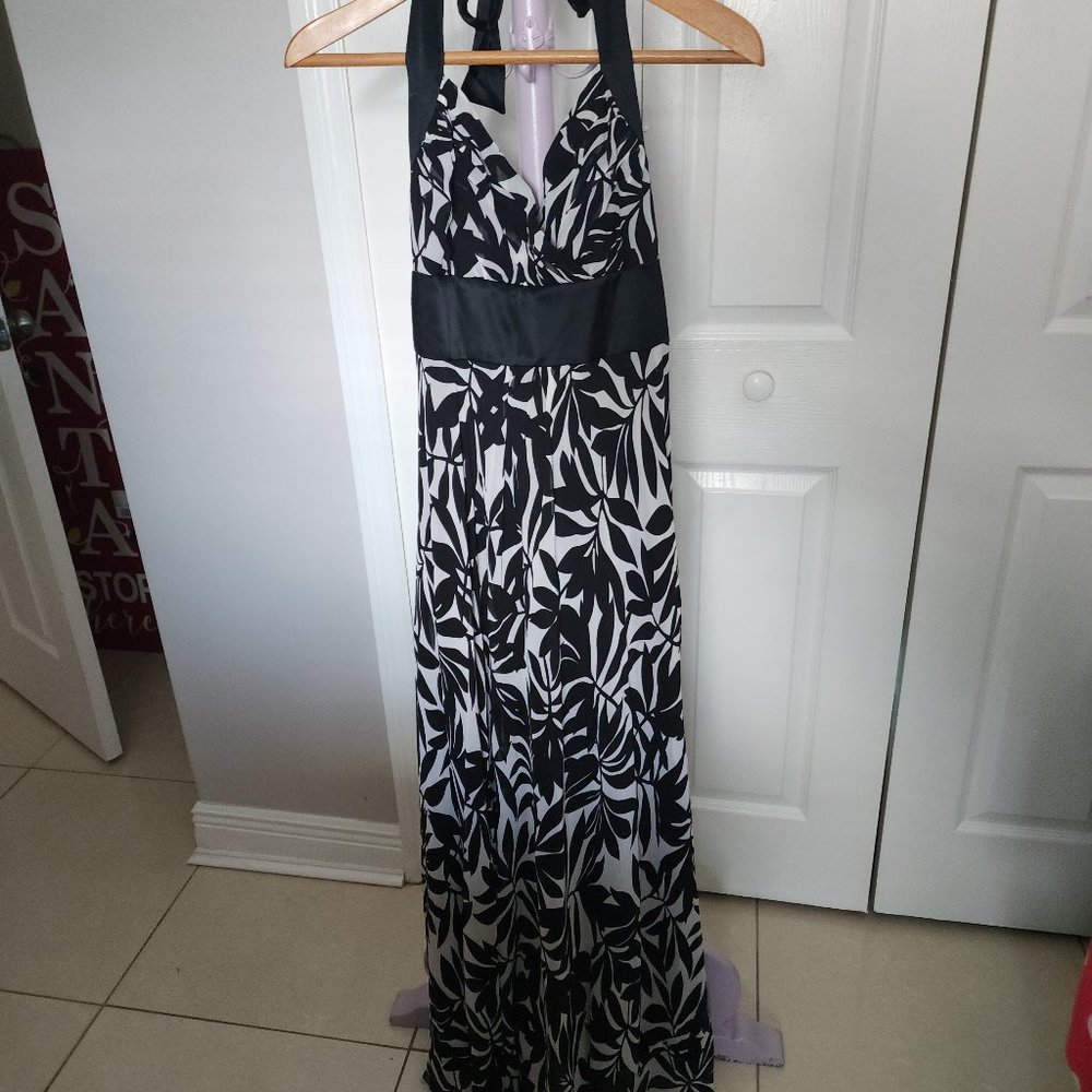 Black and White Donna Riccio Halter dress. Size 10